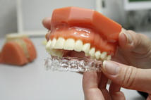 マウスピース型矯正装置